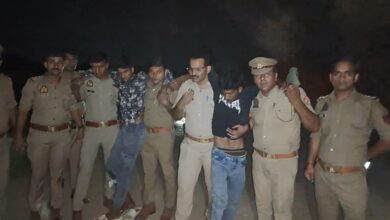 Photo of मुठभेड़ में दो लुटेरे गिरफ्तार, गोली लगने से घायल