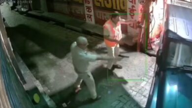 Photo of नाकाबंदी तोड़कर फरार हुए डोडा चूरा तस्कर, फायरिंग मांडल पुलिस का पीछा, सीसीटीवी फुटेज में कैद हुई वारदात