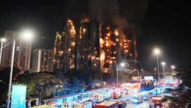 Photo of हांगकांग की आठ आवासीय इमारतों में लगी आग में अब तक 44 की मौत, बचाव अभियान जारी