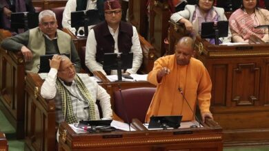 Photo of मुख्यमंत्री ने सदन में दिखाई अखिलेश के साथ कोडिन कफ सिरप से जुड़े आरोपित अमित यादव की फोटो