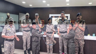 Photo of महाराष्ट्र के गढ़चिरौली में 82 लाख के 11 इनामी नक्सलियों ने किया आत्मसमर्पण