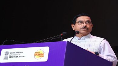 Photo of प्रह्लाद जोशी ने उपभोक्ता सुरक्षा बढ़ाने के लिए अगरबत्ती के लिए नया बीआईएस स्टैंडर्ड किया जारी