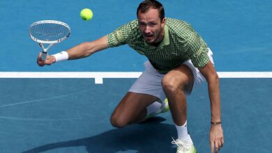 Photo of मेदवेदेव ने सिटसिपास को दी मात, लगातार तीसरे साल क्वार्टर फाइनल में