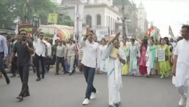 Photo of पूरक मतदाता सूची काे लेकर ममता बनर्जी ने चुनाव आयोग पर उठाए सवाल