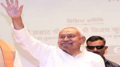 Photo of नीतीश आज पहुंच रहे दिल्ली, राज्यसभा की सदस्यता के बाद ही बिहार के सीएम का होगा फैसला