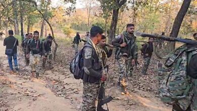 Photo of झारखंड में नक्सलियों पर कोबरा की स्ट्राइक, चार ढेर, हथियार बरामद