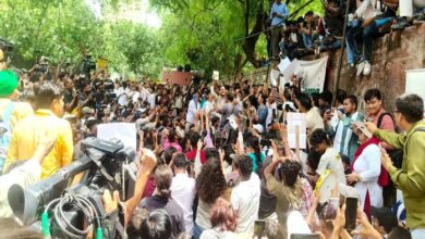 Photo of परीक्षाओं में धांधली पर फूटा युवाओं का आक्रोश