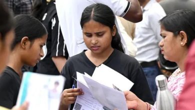 Photo of आज देश भर में NEET की दोबारा परीक्षा, 22 लाख से ज्यादा छात्रों का भविष्य दांव पर! वायुसेना की निगरानी में पहुंचे पेपर