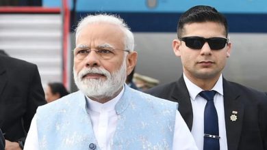 Photo of NEET परीक्षार्थियों के लिए एयरपोर्ट पर रुके पीएम मोदी, 45 मिनट तक किया इंतजार!