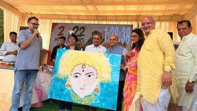 Photo of सुनील बंसल ने की मनन चतुर्वेदी के मैराथन पेंटिंग शो की प्रशंसा