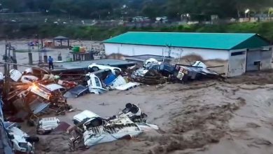 Photo of जम्मू-कश्मीर में भारी बारिश और अचानक आई बाढ़ (Flash Flood) से तबाही, 12 लोगों की मौत, अमरनाथ यात्रा को अस्थाई रूप से किया गया निलंबित