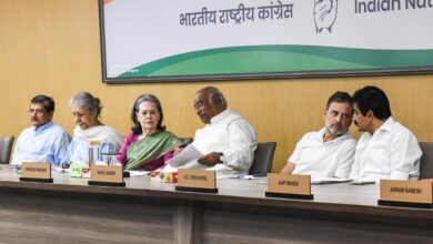 Photo of CWC की अहम बैठक: कांग्रेस ने किया ‘वंदे मातरम’ के दो पैराग्राफ का समर्थन; राम मंदिर फंड और छात्र सुधारों को लेकर राष्ट्रव्यापी अभियान की घोषणा