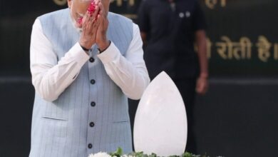 Photo of प्रधानमंत्री मोदी पहुंचे ‘सदैव अटल’, पूर्व प्रधानमंत्री वाजपेयी को दी श्रद्धांजलि, भाजपा, राजनाथ, शाह ने भी किया याद