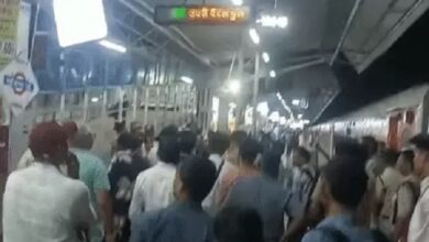 Photo of मंगला एक्सप्रेस से केरल जा रहे 20 बच्चों की तबीयत बिगड़ी, खंडवा स्टेशन पर हुआ इलाज