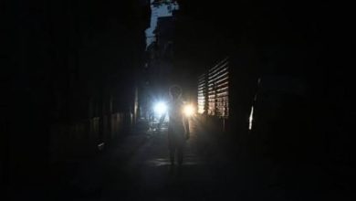 Photo of क्यूबा में ब्लैकआउट, अमेरिकी प्रतिबंधों और पावर प्लांट फेल होने की वजह से देशभर में बिजली गुल