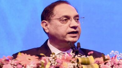 Photo of निर्गम राशि के इस्तेमाल की निगरानी और जानकारी देने से जुड़े नियमों की समीक्षा कर रहा सेबीः तुहिन कांत