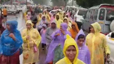 Photo of मध्य प्रदेश के सीहोर में उमड़ा आस्था का जनसैलाब, 11 किमी लंबी कांवड़ यात्रा में गूंजे हर-हर महादेव के जयकारे