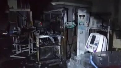 Photo of महाराष्ट्र के अमरावती में दिल दहला देने वाला हादसा: सरकारी अस्पताल के NICU में वेंटिलेटर में लगी आग, 3 नवजात शिशुओं की दर्दनाक मौत