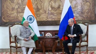 Photo of पुतिन से मुलाकात में यूक्रेन संघर्ष पर बोले पीएम मोदी : ‘हमें अंतहीन युद्ध से युद्ध के अंत की ओर बढ़ना ही होगा’, द्विपक्षीय संबंधों पर भी हुई अहम चर्चा
