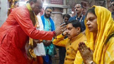 Photo of मप्र के मुख्यमंत्री मोहन यादव ने गुजरात के द्वारकाधीश मंदिर में की सपत्नीक पूजा-अर्चना