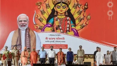 Photo of दुर्गा पूजा विज्ञापन विवाद: पश्चिम बंगाल सरकार के विज्ञापन में मां दुर्गा की 11 भुजाएं छपने पर बवाल, सीएम ने मांगी माफी