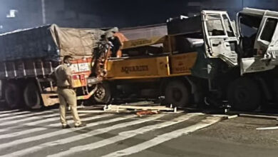 Photo of पुणे में ब्रेक फेल होने पर कंटेनर ने कई गाड़ियों को मारी टक्कर, दो की मौत