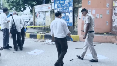 Photo of दिल्ली में खौफनाक वारदात: मयूर विहार फेज-3 में लाठी-डंडों से पीट-पीटकर युवक की हत्या, सीसीटीवी में कैद हुई घटना