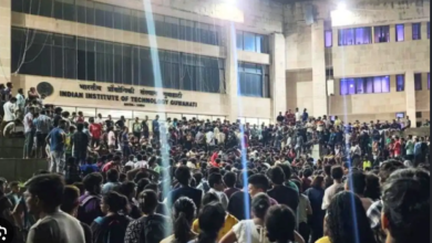 Photo of भारतीय प्रौद्योगिकी संस्थान (आईआईटी) बंबई में होनहार छात्र की संदिग्ध मृत्यु: संकाय सदस्य पर जातिगत दुर्व्यवहार और आत्महत्या के लिए उकसाने की प्राथमिकी दर्ज़