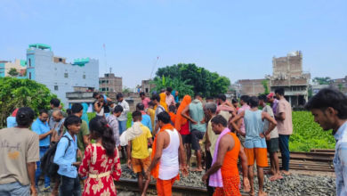Photo of भागलपुर में दर्दनाक रेल हादसा: ट्रेन की चपेट में आए महिला-पुरुष की मौत, बच्चा गंभीर; डायल 112 के लौटने पर उठे सवाल