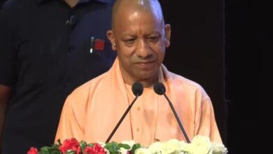 Photo of अभावों को ढाल नहीं, संघर्ष का मार्ग बनाया, रामनाथ कोविन्द की जीवन यात्रा हर भारतीय के लिए प्रेरणा: सीएम योगी