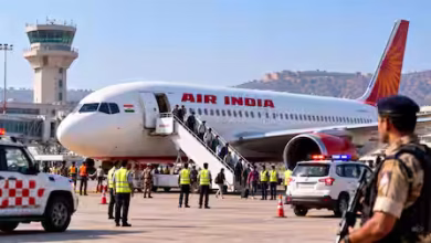 Photo of एअर इंडिया विमान के झूठे हाईजैक अलर्ट का रहस्य: एटीसी सॉफ्टवेयर की गड़बड़ी या पायलट की गलती, जांच में जुटीं एजेंसियां