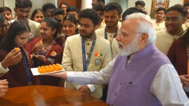 Photo of ‘महिलाओं के नेतृत्व वाले विकास’ का नया रोडमैप: प्रधानमंत्री मोदी ने महिला एवं बाल विकास शिखर सम्मेलन का किया समापन, पोषण और सुरक्षा पर की बड़ी घोषणाएं